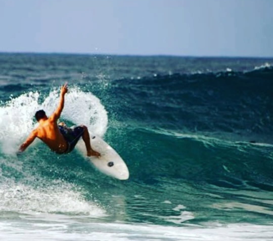 Daniel Luque performing a surfing maneuver