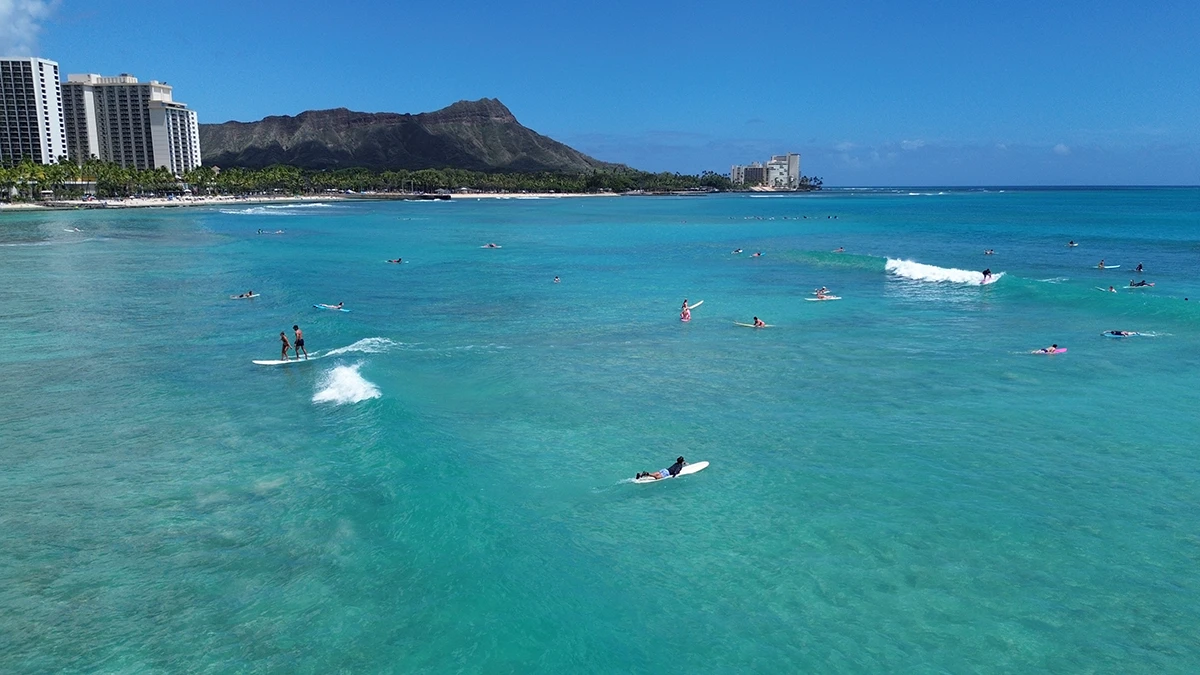 WAIKIKI CANOES